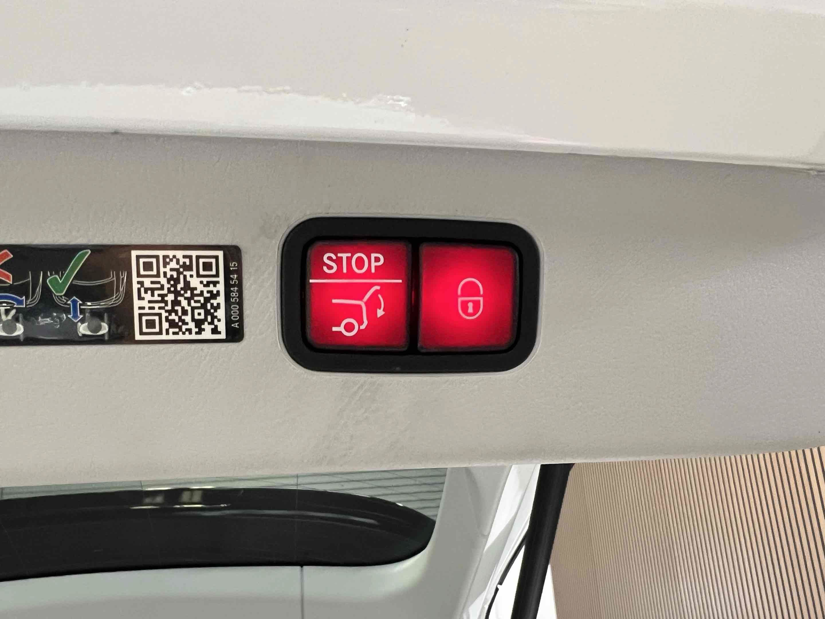 Used 2023 Mercedes-Benz EQS 450+ SUV image 11