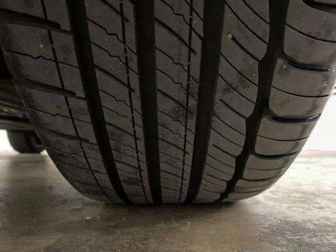 Used 2025 Volvo XC40 B5 Plus image 99