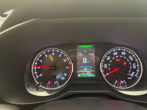 Used 2022 Toyota RAV4 LE AWD/4WD image 13