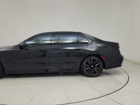 Used 2026 BMW 740i w/ Premium Package RWD image 5