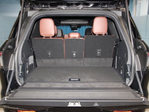 New 2026 Lincoln Navigator Reserve AWD/4WD image 43