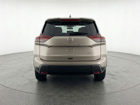 Used 2025 Nissan Rogue SV image 7