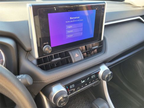 Used 2022 Toyota RAV4 XLE Premium image 24