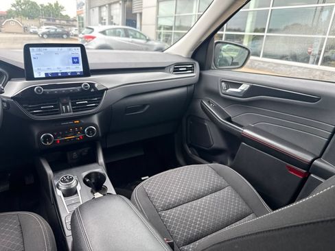 Used 2024 Ford Escape Active AWD/4WD image 32