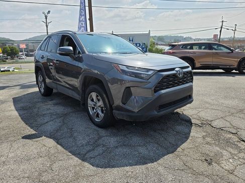 Used 2023 Toyota RAV4 XLE w/ Convenience Package image 9