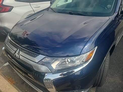 Used 2019 Mitsubishi Outlander SE AWD/4WD image 1