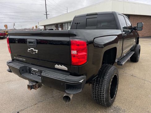 Used 2017 Chevrolet Silverado 2500 High Country w/ Duramax Plus Package image 6