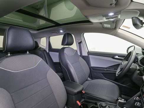 Certified 2023 Volkswagen Taos SE w/ Panoramic Sunroof Package AWD/4WD image 21
