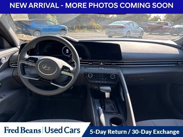 Certified 2024 Hyundai Elantra SEL FWD image 11