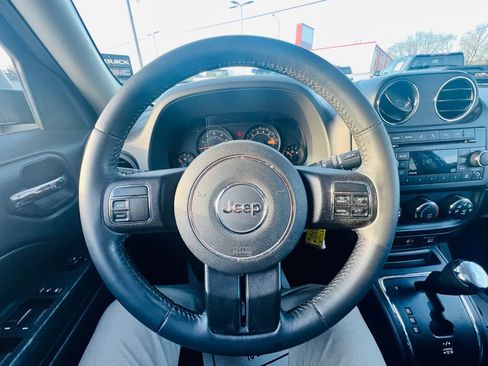 Used 2016 Jeep Patriot High Altitude image 16