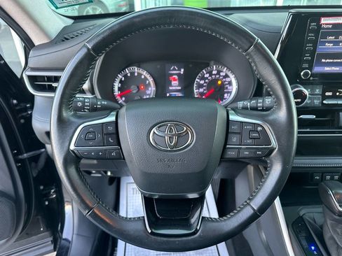 Used 2020 Toyota Highlander LE image 34