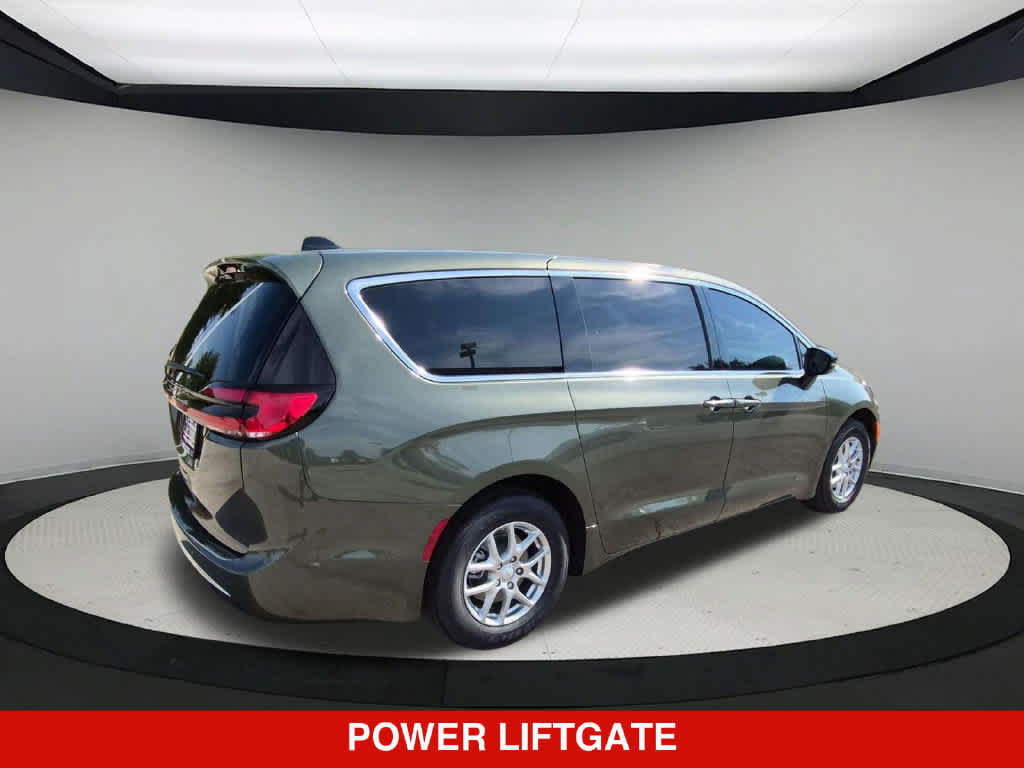 New 2027 Chrysler Pacifica Select FWD image 7
