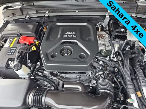 Used 2022 Jeep Wrangler Unlimited Sahara w/ Cold Weather Group image 13