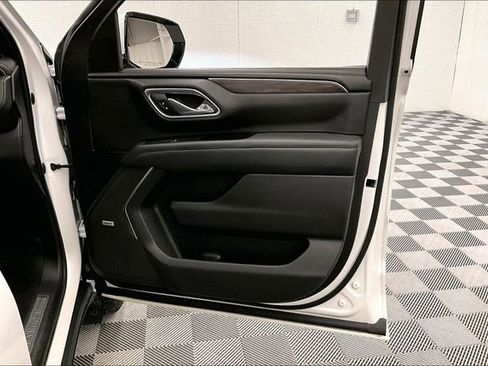 Used 2023 Chevrolet Suburban Z71 w/ Z71 Off-Road Package image 19
