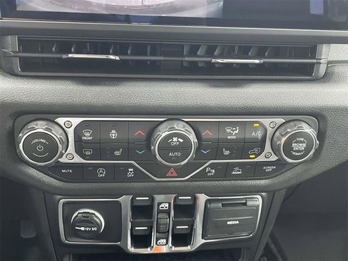 New 2025 Jeep Wrangler Sport S image 20