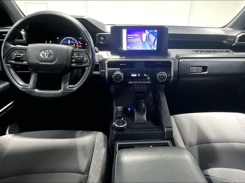 Used 2025 Toyota Tacoma SR5 AWD/4WD image 18