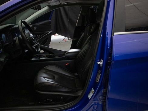 Used 2023 Hyundai Elantra Limited w/ Cargo Package image 24