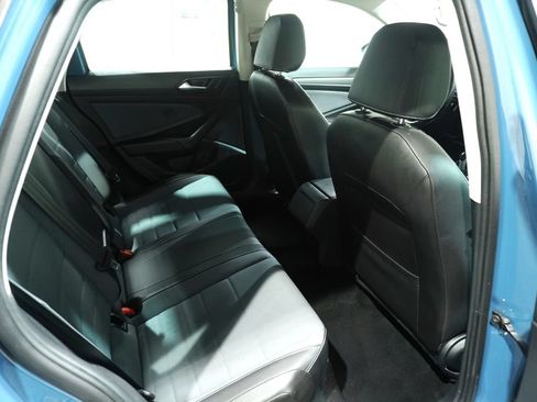 Used 2025 Volkswagen Jetta SE FWD image 11