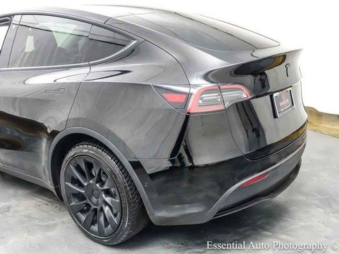 Used 2021 Tesla Model Y Long Range AWD/4WD image 9