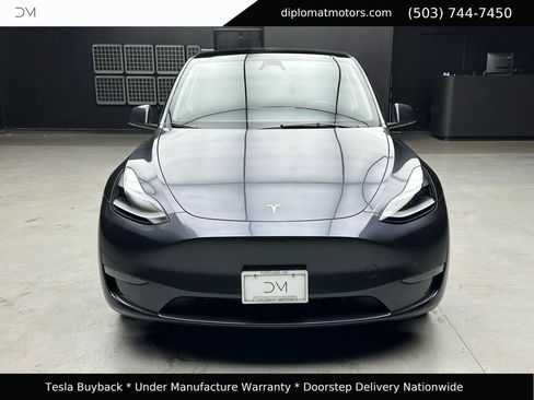 Used 2025 Tesla Model Y Long Range image 11