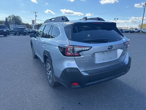 Certified 2025 Subaru Outback Premium image 3