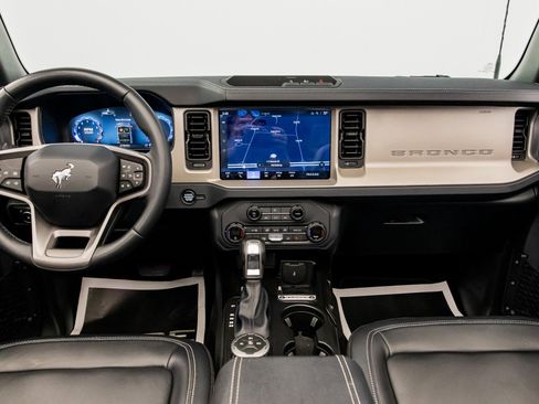 Used 2025 Ford Bronco Outer Banks w/ Sasquatch Package image 43