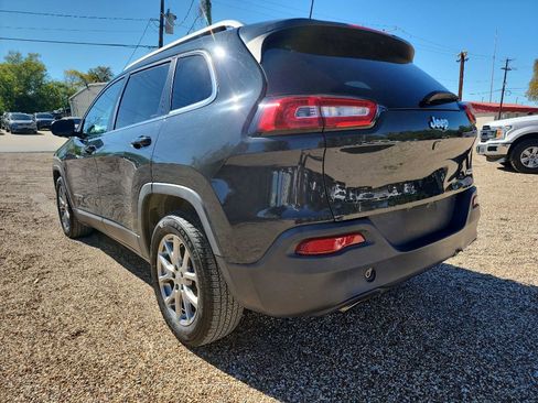 Used 2018 Jeep Cherokee Latitude Plus image 4