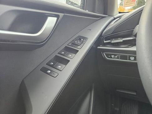 New 2026 Kia Niro LX image 19