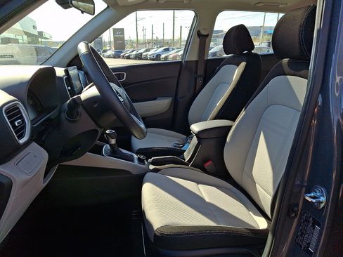 Certified 2025 Hyundai Venue SEL FWD image 13