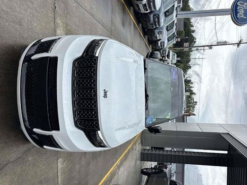Used 2025 Jeep Grand Cherokee L Summit AWD/4WD image 2