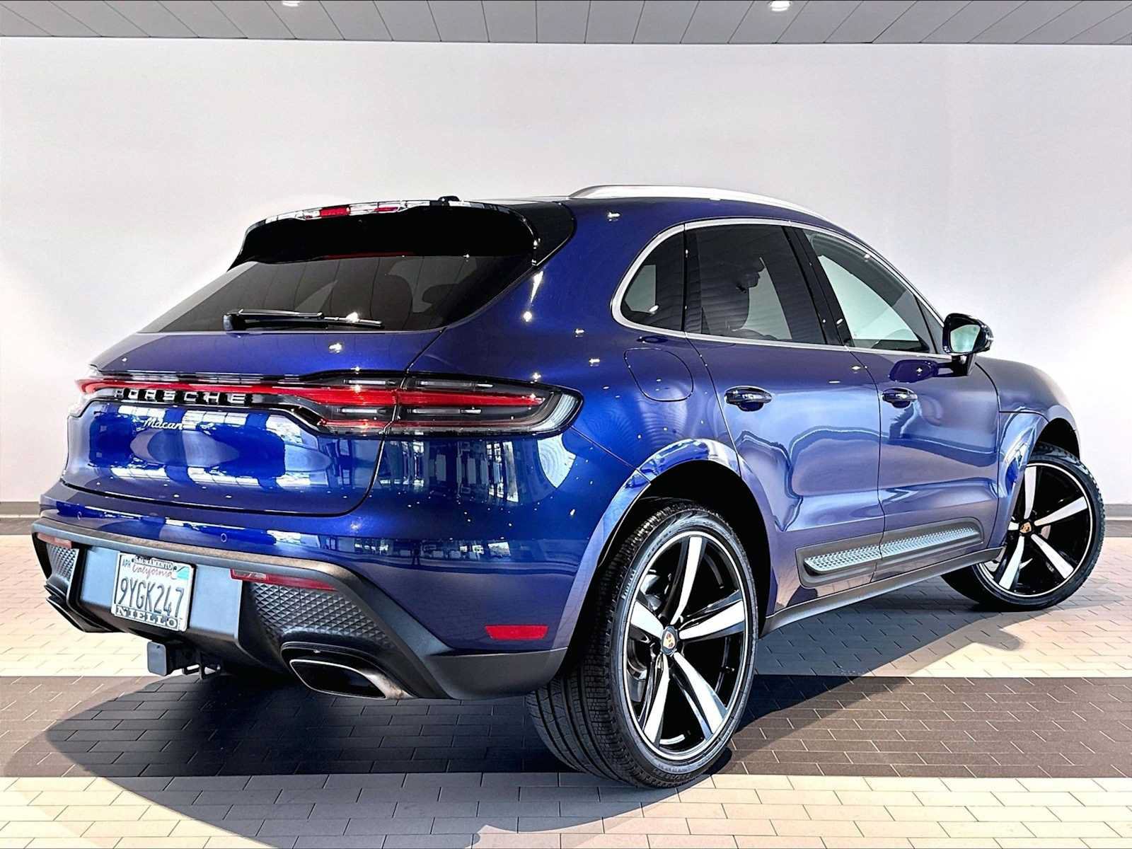 Used 2026 Porsche Macan AWD/4WD image 10
