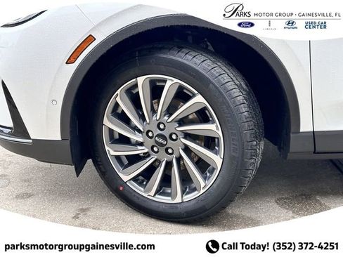 New 2024 Lincoln Corsair Reserve w/ Equipment Group 202A image 32