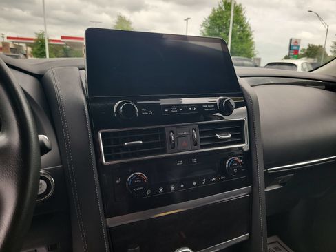 Used 2024 INFINITI QX80 Luxe AWD/4WD image 17