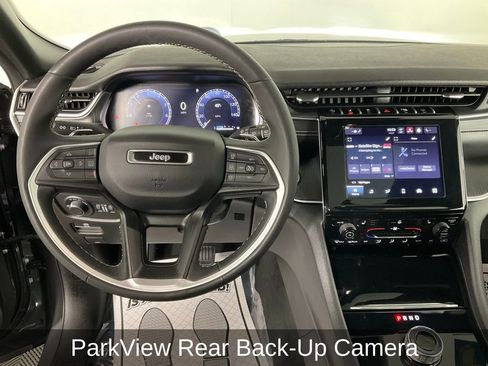 Used 2024 Jeep Grand Cherokee Altitude image 17