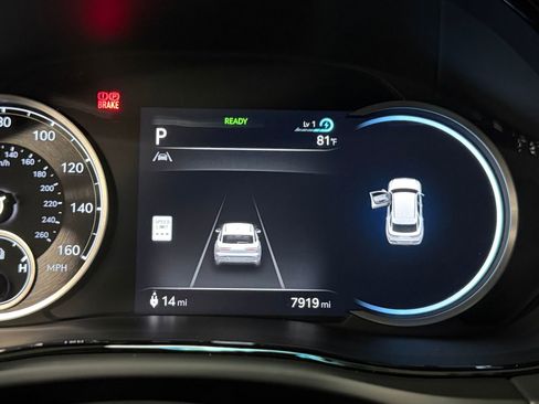 Used 2025 Genesis Electrified GV70 Advanced image 26