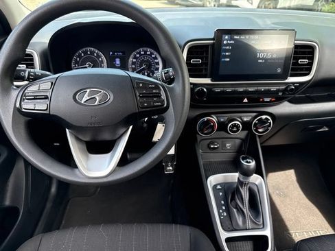 Used 2021 Hyundai Venue SE FWD image 21