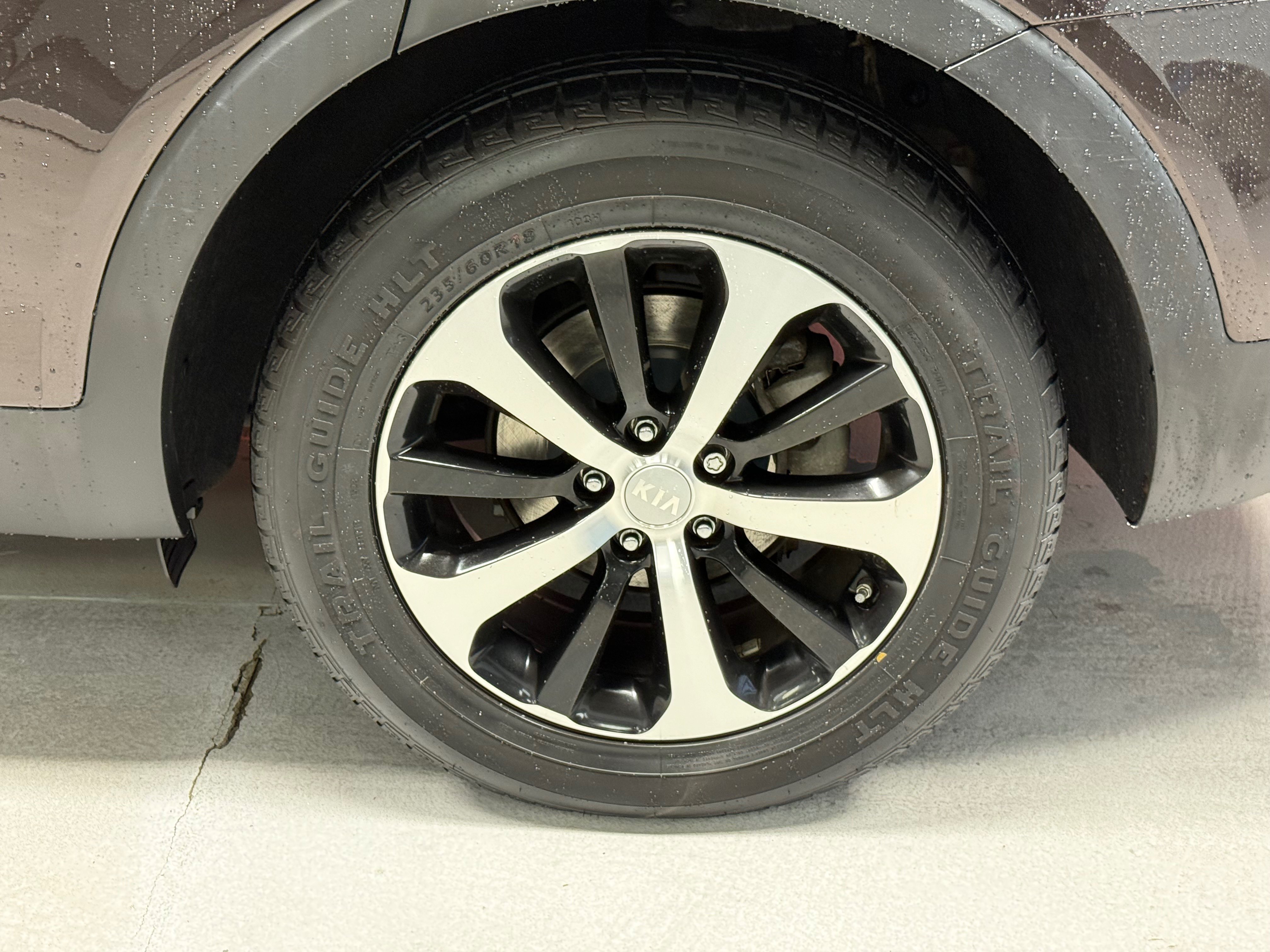 Used 2017 Kia Sorento EX AWD/4WD image 3