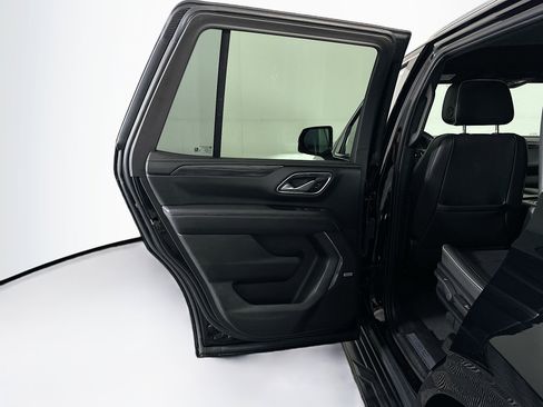 Used 2022 GMC Yukon SLT w/ SLT Luxury Package RWD image 26