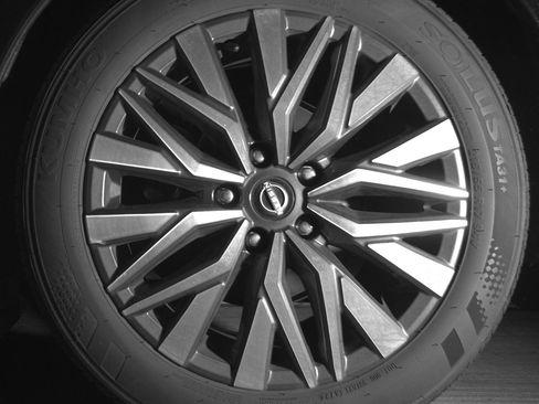 Used 2025 Nissan Altima 2.5 SV image 14