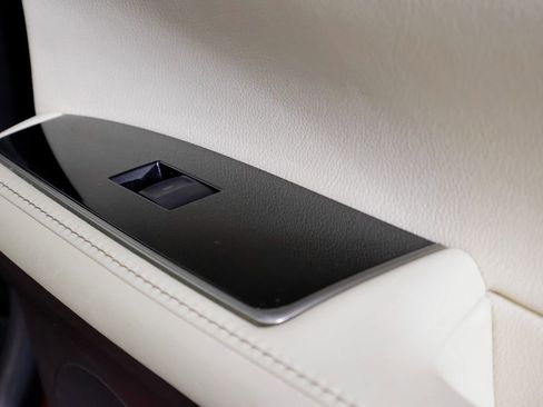 Used 2018 Lexus ES 300h w/ Luxury Package image 61