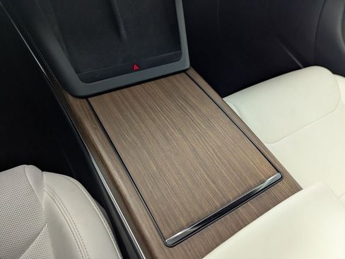 Used 2023 Tesla Model S Standard Range image 14