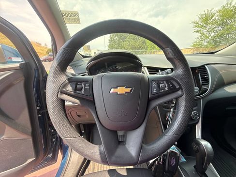 Used 2020 Chevrolet Trax LT AWD/4WD image 15
