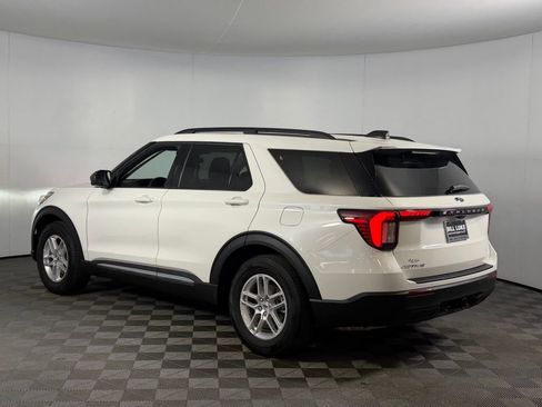 Used 2025 Ford Explorer Active RWD image 9