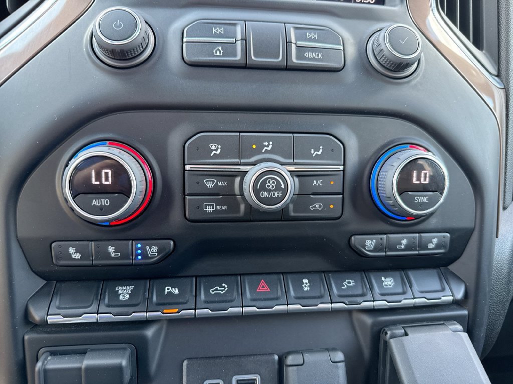 Used 2022 Chevrolet Silverado 3500 High Country AWD/4WD image 17