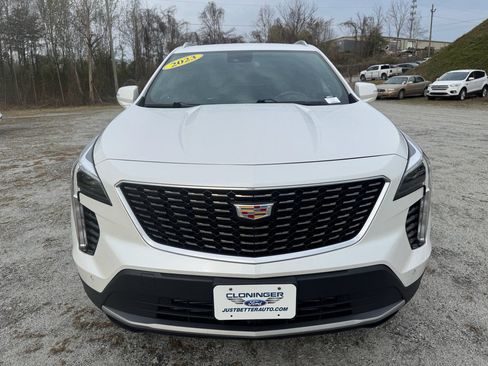Used 2023 Cadillac XT4 Premium Luxury image 2