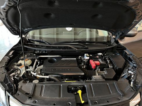 Used 2025 Nissan Rogue SV FWD image 33