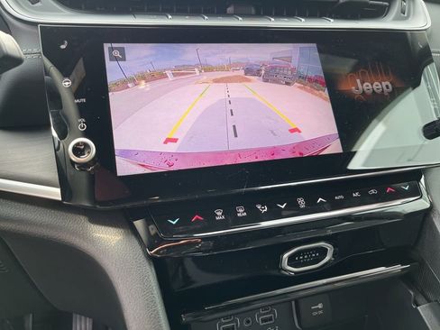 New 2026 Jeep Grand Cherokee L Limited image 10