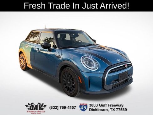 Used 2022 MINI Cooper 4-Door Hardtop FWD image 1