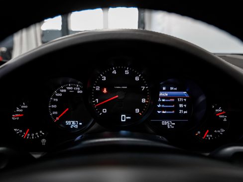 Used 2015 Porsche 911 Targa 4 image 10