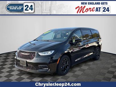 Used 2023 Chrysler Pacifica Touring-L w/ S Appearance Package